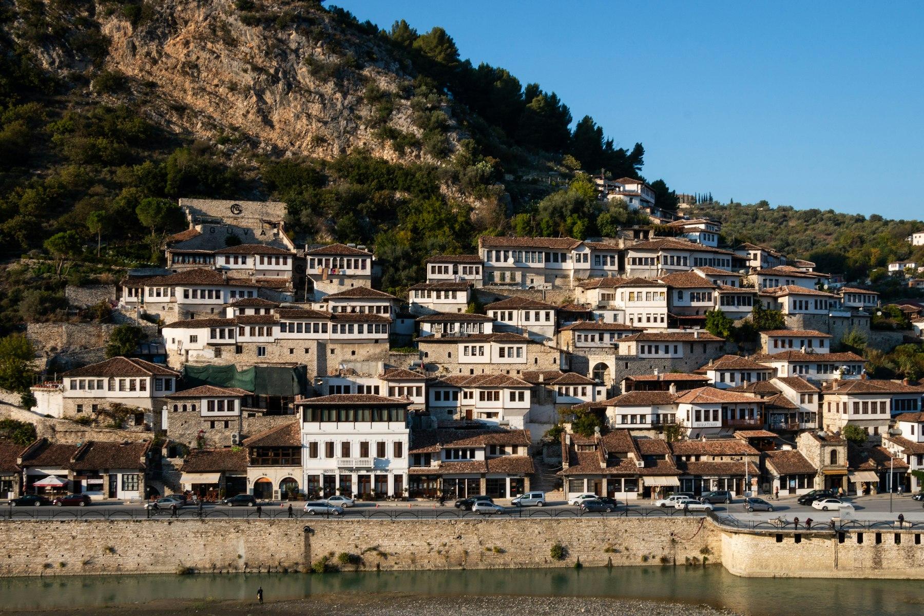 Shtëpitë me shumë dritare të Beratit